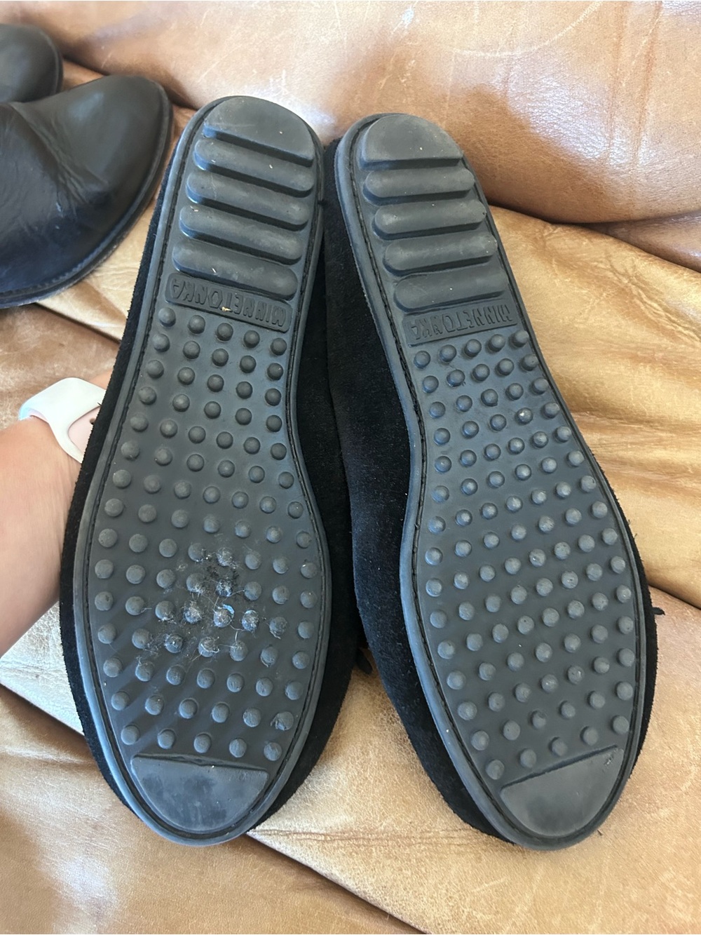 Minnetonka Black Suede Fringe Moccasin Flats GUC - Picture 4 of 6